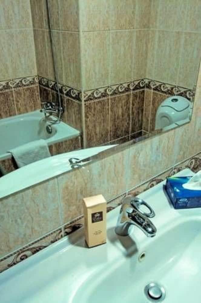 Eden Airport Hotel El Kerma ภายนอก รูปภาพ