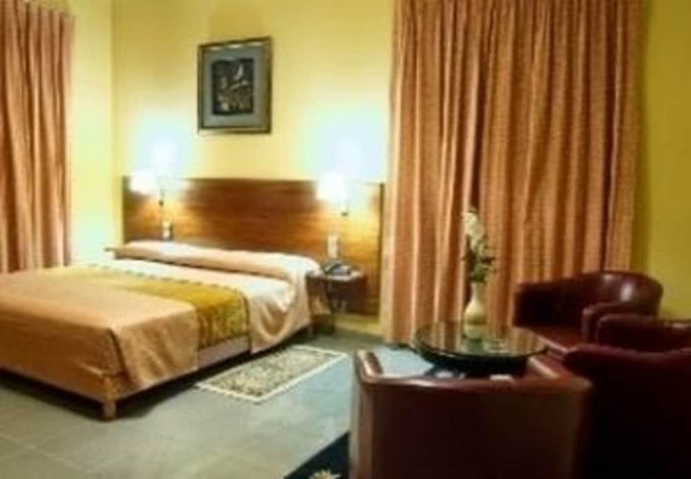 Eden Airport Hotel El Kerma ภายนอก รูปภาพ